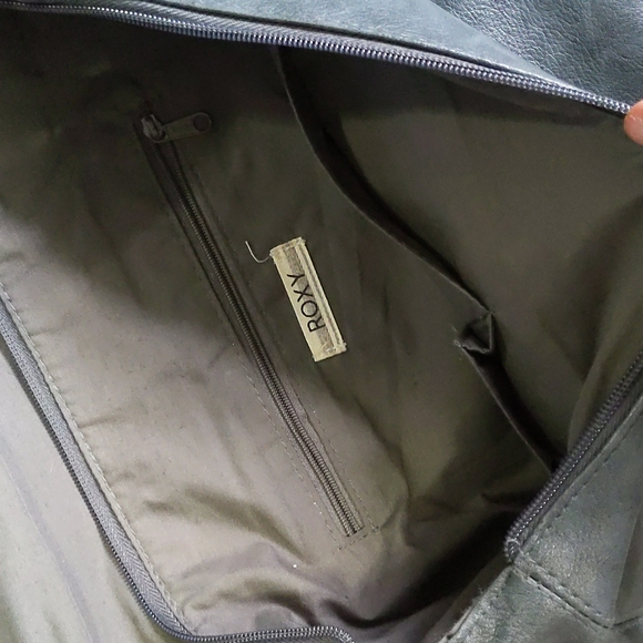 LAST CHANCE! ROXY Crossbody Messenger Bag - Picture 4 of 7